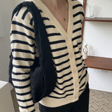 エンボス加工ショルダーバッグ