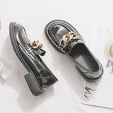 チェーンベルトローファー