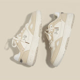 プラットフォームスニーカー