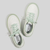 ライムグリーンスニーカー