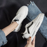 デイリーマッチスニーカー