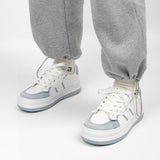 ライトカラースニーカー