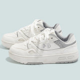 プラットフォームスニーカー