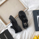 ラウンドトゥローファー