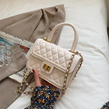 キルティングスクエアチェーンバッグ