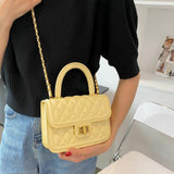 キルティングスクエアチェーンバッグ