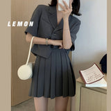 半袖ジャケット&プリーツスカート