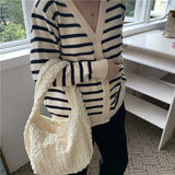 エンボス加工ショルダーバッグ