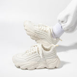 スポーティー厚底スニーカー