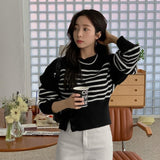 ボーダーウエストボタンニット