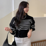 ボーダーウエストボタンニット