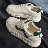 デイリーマッチスニーカー