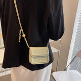 ゴールドチェーンフラップバッグ