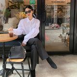 パフスリーブホワイトシャツ