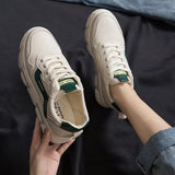 デイリーマッチスニーカー