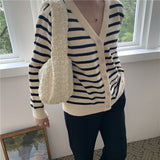 エンボス加工ショルダーバッグ