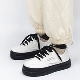 ナンバータグ入り厚底スニーカー