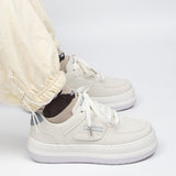 ナンバータグ入り厚底スニーカー