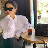 パフスリーブホワイトシャツ