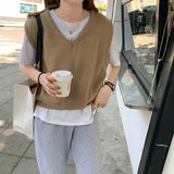 【7色展開】シンプルVネックベスト