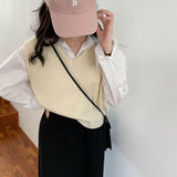 【7色展開】シンプルVネックベスト