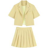 半袖ジャケット&プリーツスカート