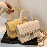 キルティングスクエアチェーンバッグ