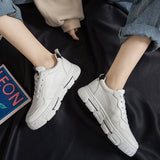 デイリーマッチスニーカー