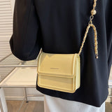 ゴールドチェーンフラップバッグ