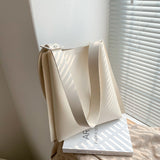 フェイクレザートートバッグ