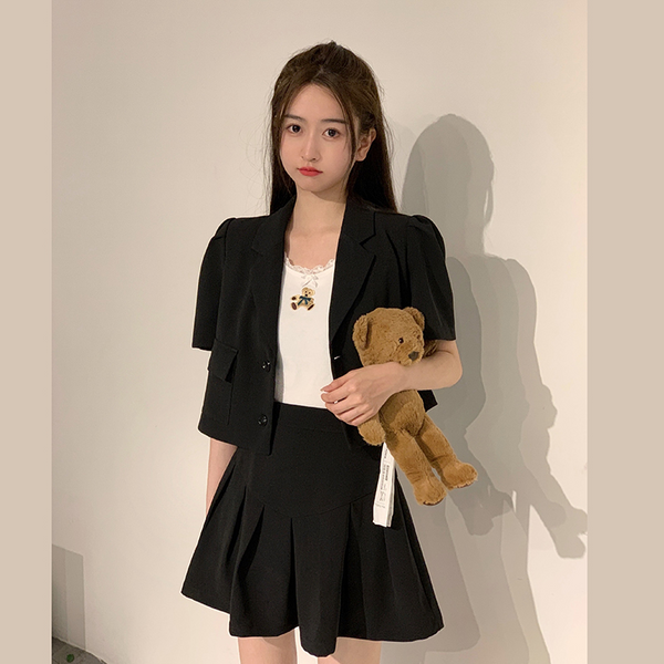 ショートジャケット&プリーツスカートセットアップ – ByU ショートジャケット&プリーツスカートセットアップ – ByU